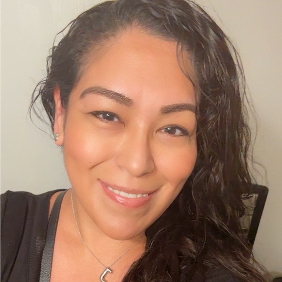 Meet your Posher, Jennifer - Picture 5 of 5